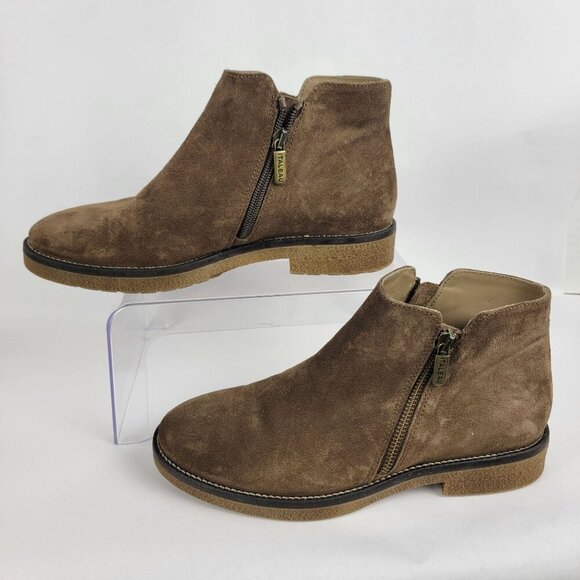 Italeau Women's 8 Foliana Italian Leather Handcrafted Waterproof Ankle Bootie - Picture 4 of 13